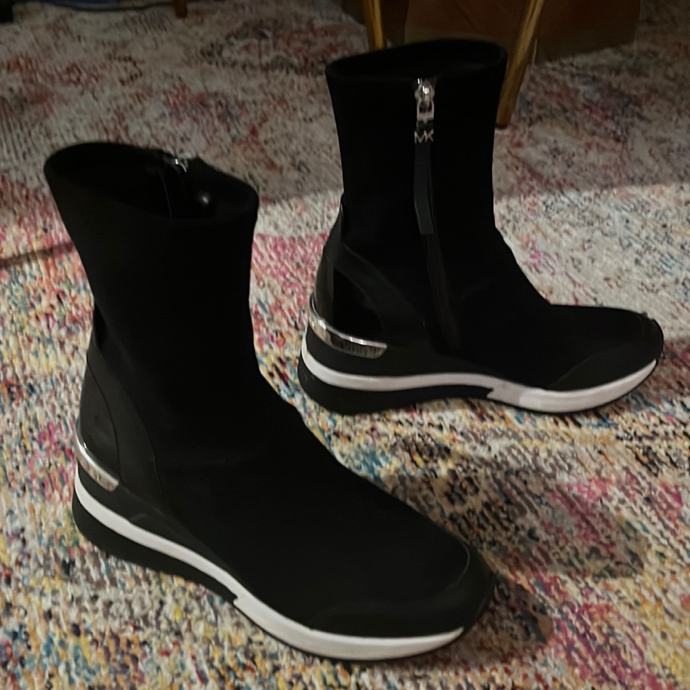 Michael Kors Size 5.5 Black Wedge Bootie